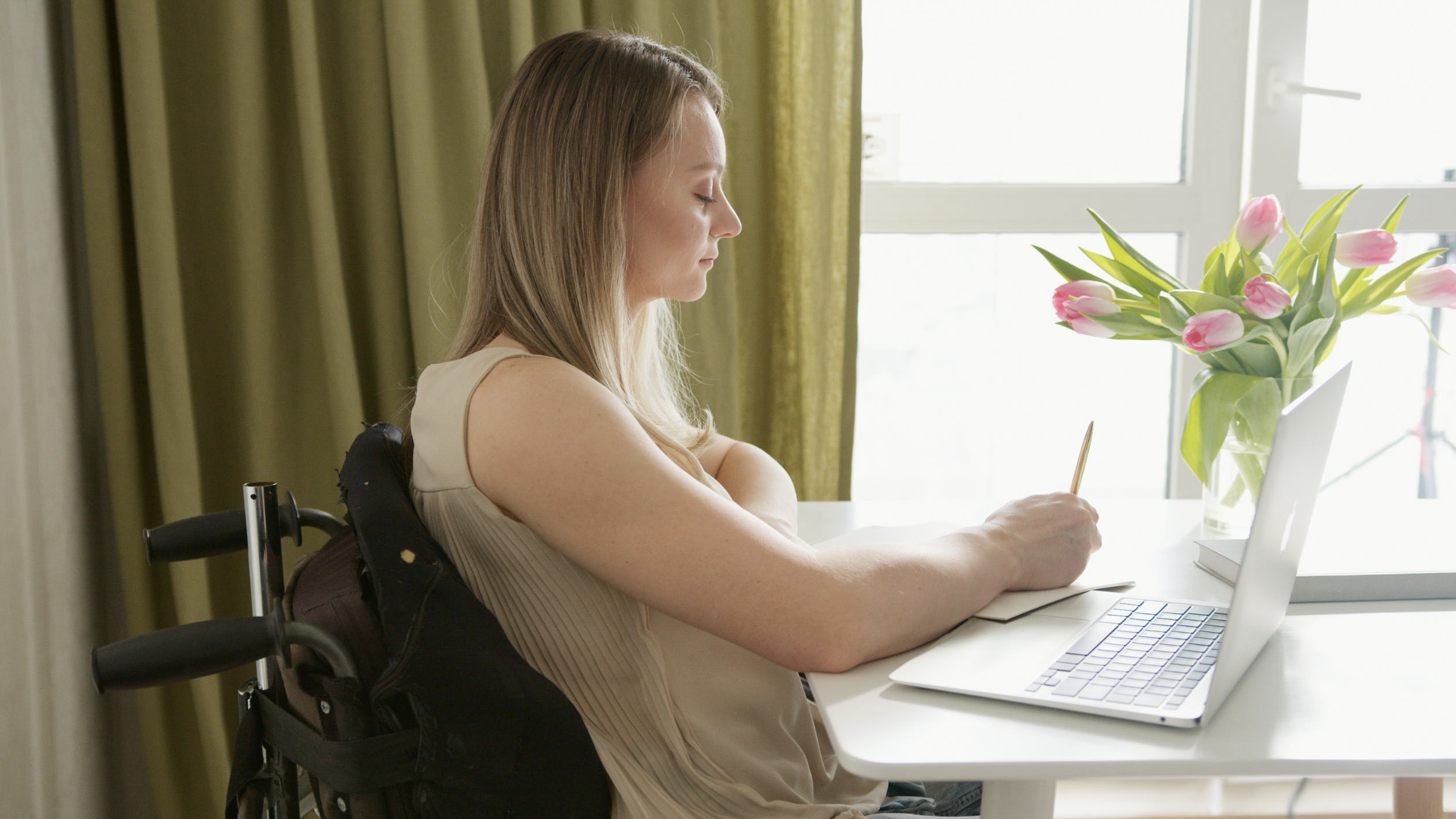 What You Need to Know When Pursuing a Business Career as a Young Adult With a Disability