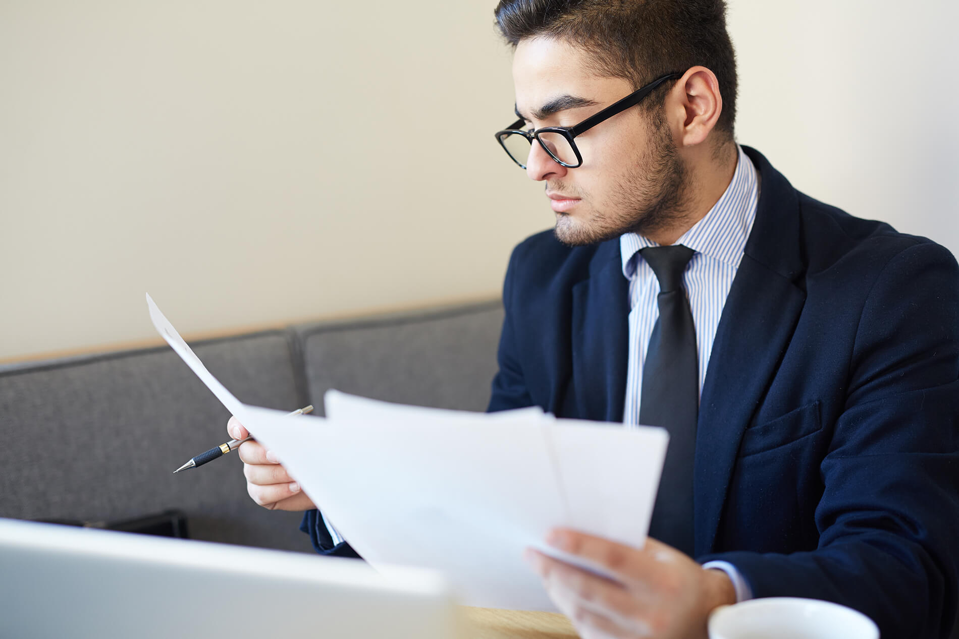 Portfolio vs Resume: Decoding the Job Seeker's Dilemma